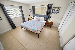 Coco Palms Apartments By Lowkl