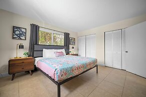 Coco Palms Apartments By Lowkl