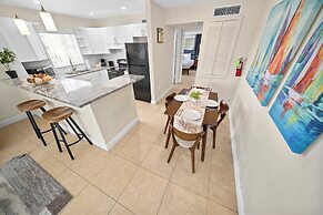 Coco Palms Apartments By Lowkl