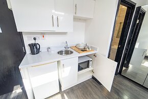 46 North Road Studios Near QE and UOB