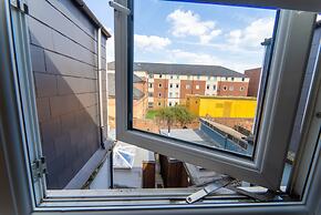46 North Road Studios Near QE and UOB