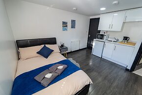 46 North Road Studios Near QE and UOB