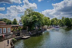 Riverwalk Apartment North