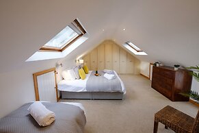 Riverwalk Apartment North