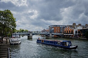Riverwalk Apartment North