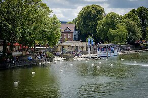 Riverwalk Apartment North