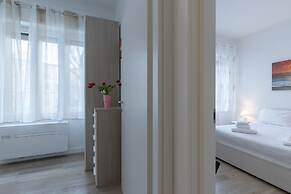 Santacroce Suite-hosted by Sweetstay