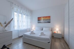 Santacroce Suite-hosted by Sweetstay