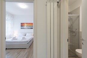 Santacroce Suite-hosted by Sweetstay