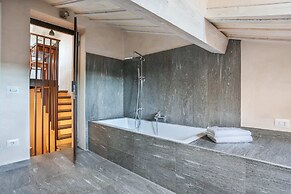 Belle Arti Penthouse-hosted by Sweetstay