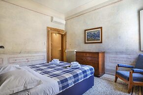 Belle Arti Penthouse-hosted by Sweetstay