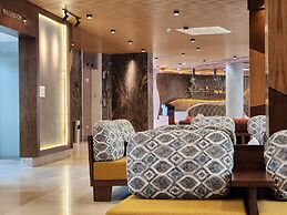 Paragon Hotel and Resort