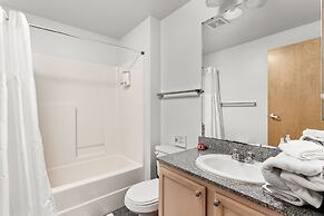 2BR/2BA In The Block Apartment by CozySuites