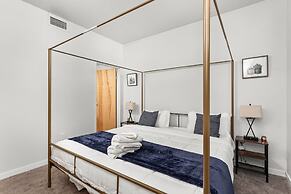 2BR/2BA In The Block Apartment by CozySuites