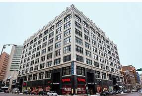 2BR/2BA In The Block Apartment by CozySuites