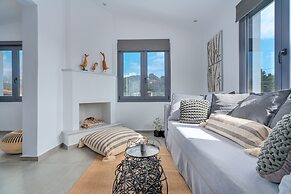 Mythos Luxury Villa-Skiathos