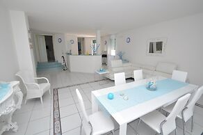 3241 Villa Esador by Barbarhouse