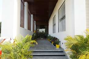 Pine Regency - Aravali's Peak view