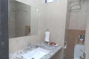 Pine Regency - Aravali's Peak view