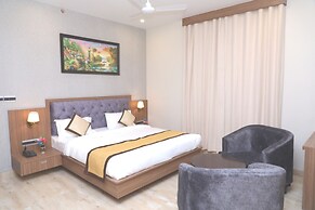 Pine Regency - Aravali's Peak view