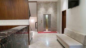 Pine Regency - Aravali's Peak view