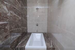 Pine Regency - Aravali's Peak view