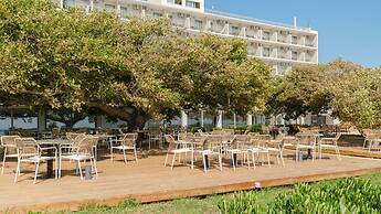 Ninos Grand Beach Hotel & Resort