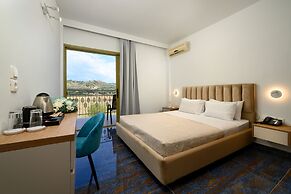 Ninos Grand Beach Hotel & Resort