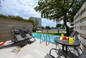 Ninos Grand Beach Hotel & Resort