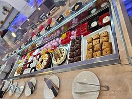 Ninos Grand Beach Hotel & Resort