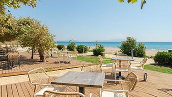 Ninos Grand Beach Hotel & Resort