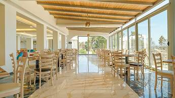 Ninos Grand Beach Hotel & Resort