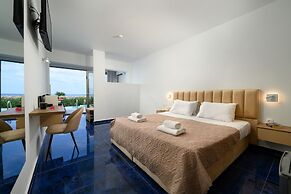 Ninos Grand Beach Hotel & Resort