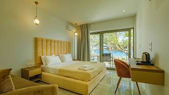 Ninos Grand Beach Hotel & Resort