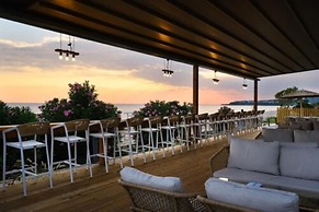 Ninos Grand Beach Hotel & Resort