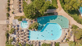 Ninos Grand Beach Hotel & Resort