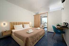 Ninos Grand Beach Hotel & Resort