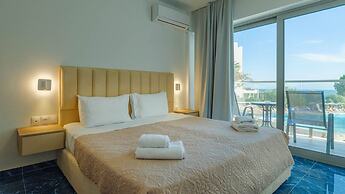 Ninos Grand Beach Hotel & Resort