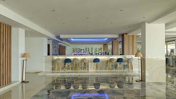 Ninos Grand Beach Hotel & Resort