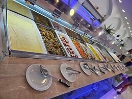 Ninos Grand Beach Hotel & Resort