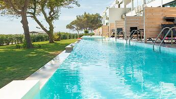 Ninos Grand Beach Hotel & Resort