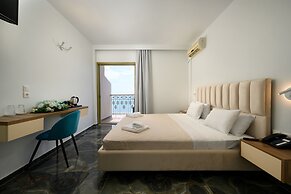 Ninos Grand Beach Hotel & Resort