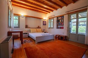 Luxury Breathtaking Villa in Paros