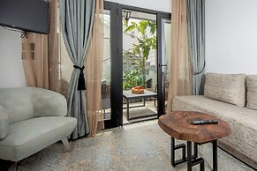 Beach Walk Luxury Suites