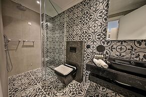 Beach Walk Luxury Suites