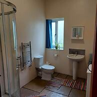 Spacious Self Catering Accommodation Near Hayonwye