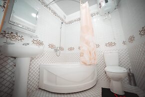 Oqilanur Guest House