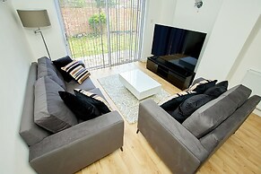 Charming 5-bedroom House in the Heart of Bexley