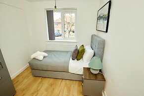 Charming 5-bedroom House in the Heart of Bexley