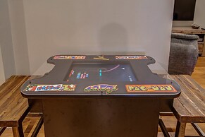 Luxury Mountain Home in Big Canoe! Golf / Lake / EV / Game Room!